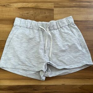 Lulu Lemon On the Fly Short
